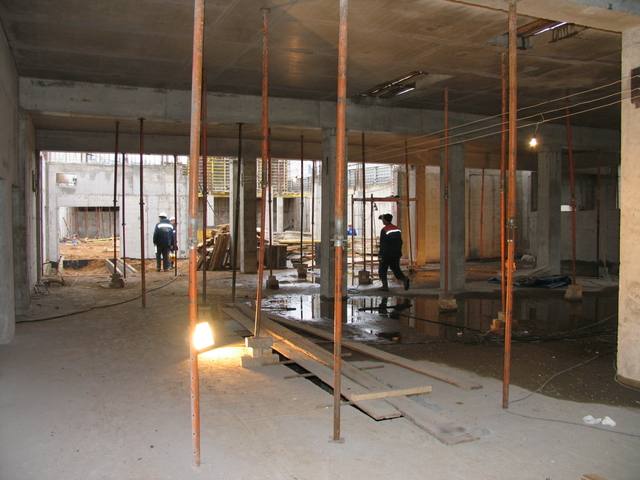 со стороны  столовой вид на вестибюль.jpg